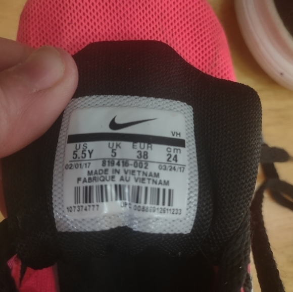 COPY - NiKE Revolution 3 Kids Girls size 5.5y multi pink - Picture 4 of 15